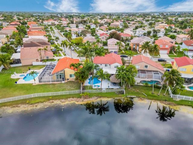 1080 NW 192nd Ave, Pembroke Pines, FL 33029