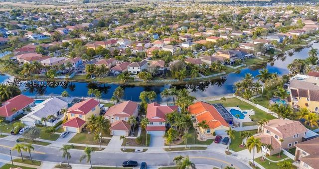 1080 NW 192nd Ave, Pembroke Pines, FL 33029