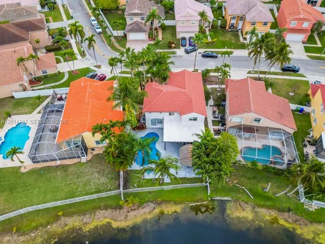 1080 NW 192nd Ave, Pembroke Pines, FL 33029