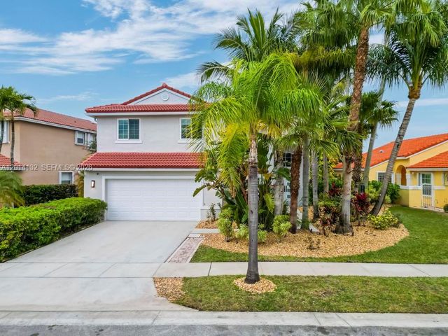 1080 NW 192nd Ave, Pembroke Pines, FL 33029