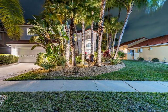 1080 NW 192nd Ave, Pembroke Pines, FL 33029