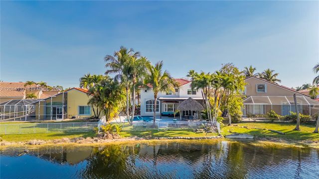 1080 NW 192nd Ave, Pembroke Pines, FL 33029