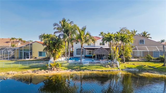 1080 NW 192nd Ave, Pembroke Pines, FL 33029