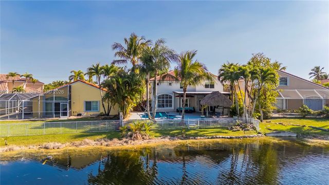 1080 NW 192nd Ave, Pembroke Pines, FL 33029