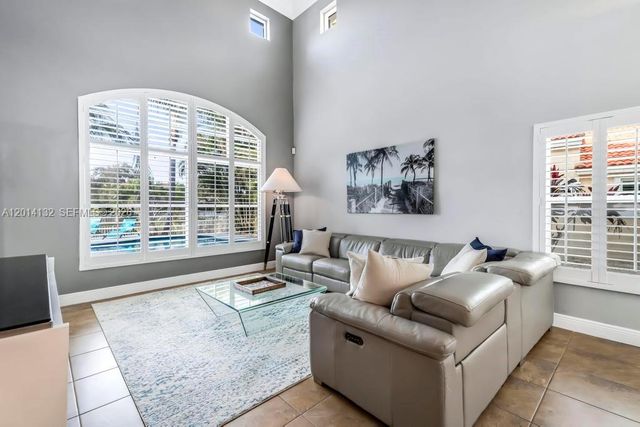 1080 NW 192nd Ave, Pembroke Pines, FL 33029