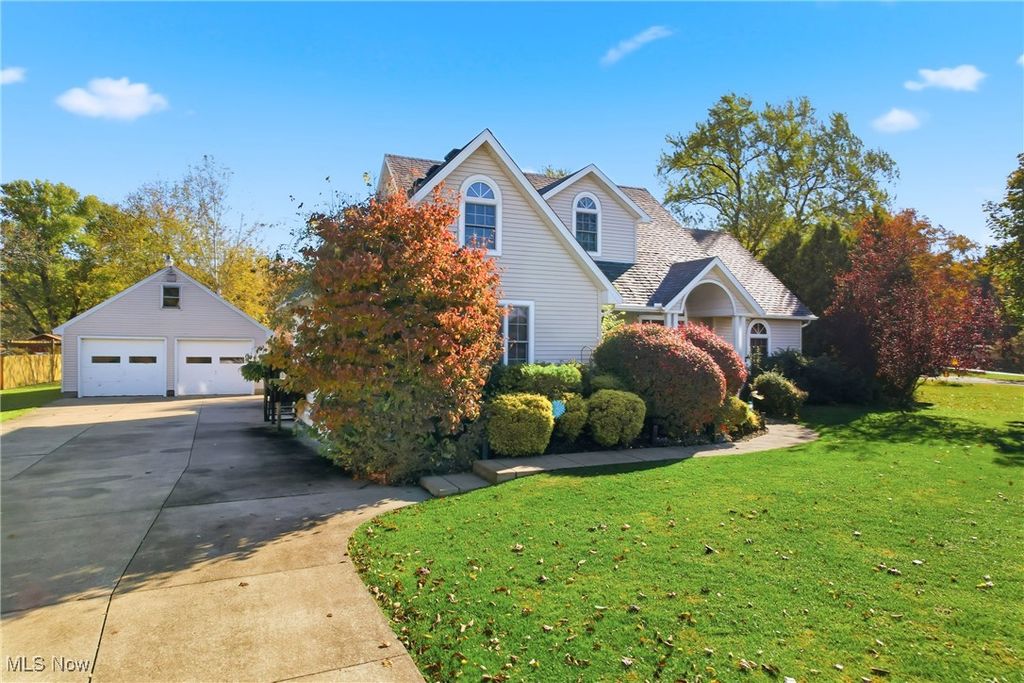 1925 N Lipkey Road, North Jackson, OH 44451