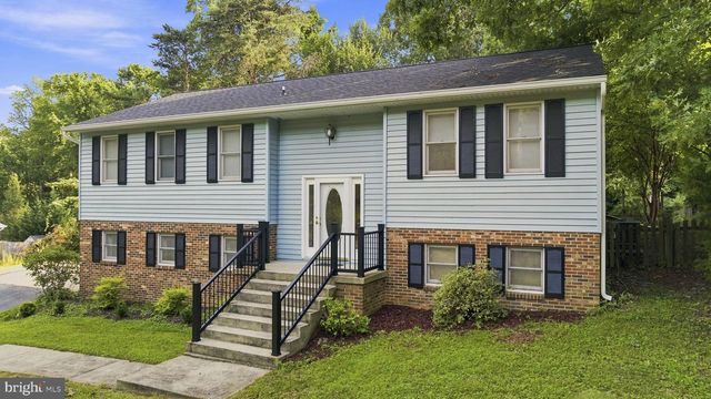 2725 COVE POINT RD, Lusby, MD 20657