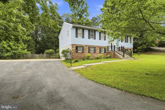 2725 COVE POINT RD, Lusby, MD 20657