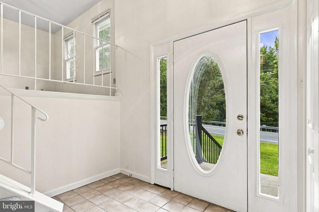 2725 COVE POINT RD, Lusby, MD 20657