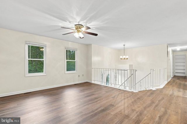2725 COVE POINT RD, Lusby, MD 20657