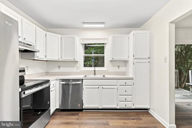 2725 COVE POINT RD, Lusby, MD 20657