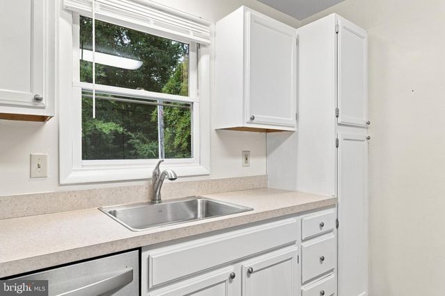 2725 COVE POINT RD, Lusby, MD 20657