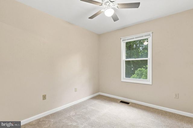 2725 COVE POINT RD, Lusby, MD 20657