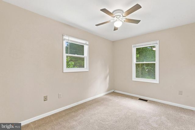 2725 COVE POINT RD, Lusby, MD 20657