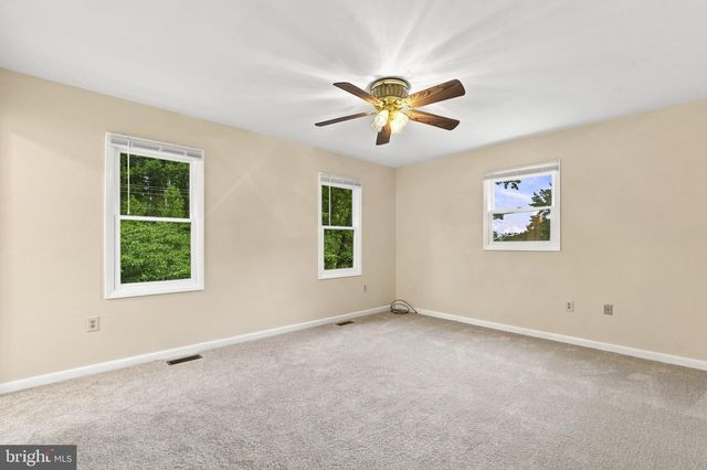 2725 COVE POINT RD, Lusby, MD 20657