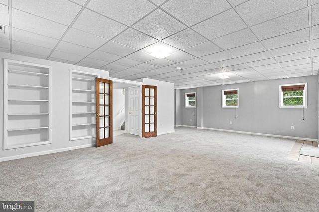 2725 COVE POINT RD, Lusby, MD 20657
