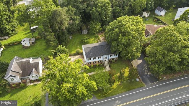 2725 COVE POINT RD, Lusby, MD 20657