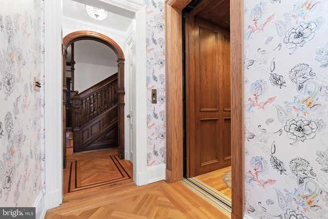 829 PARK AVE, Baltimore, MD 21201