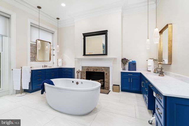 829 PARK AVE, Baltimore, MD 21201