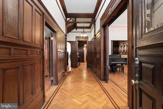 829 PARK AVE, Baltimore, MD 21201