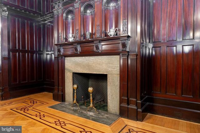 829 PARK AVE, Baltimore, MD 21201