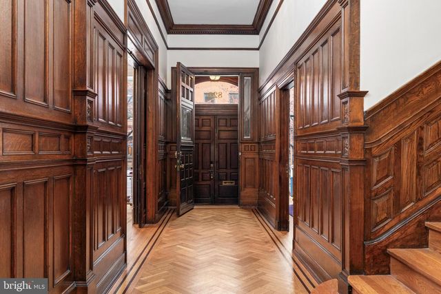 829 PARK AVE, Baltimore, MD 21201