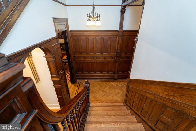 829 PARK AVE, Baltimore, MD 21201