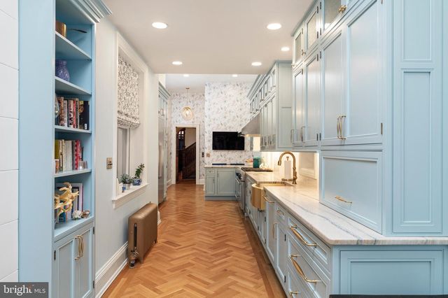 829 PARK AVE, Baltimore, MD 21201