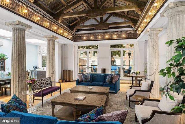 829 PARK AVE, Baltimore, MD 21201