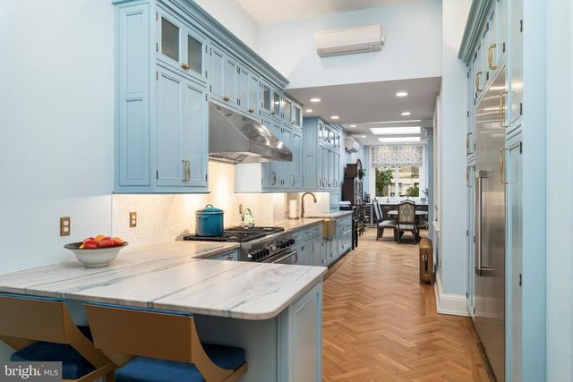 829 PARK AVE, Baltimore, MD 21201