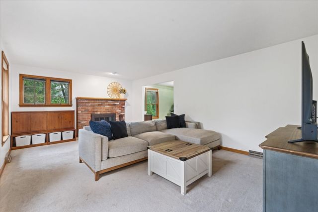 16 Old Farm Road, Palmer, MA 01069