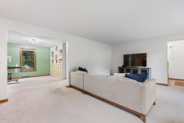 16 Old Farm Road, Palmer, MA 01069