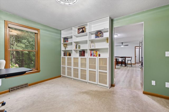16 Old Farm Road, Palmer, MA 01069