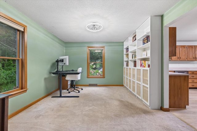 16 Old Farm Road, Palmer, MA 01069