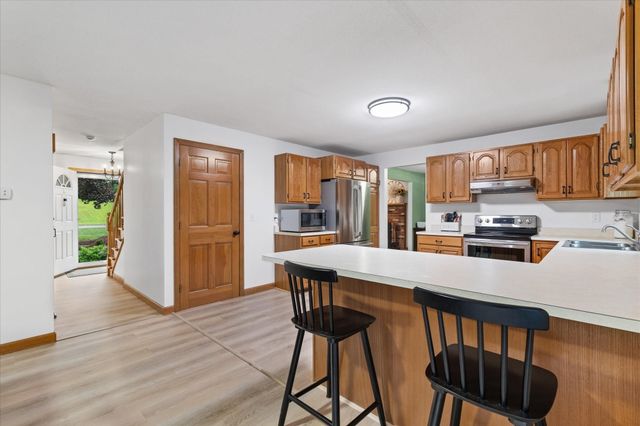 16 Old Farm Road, Palmer, MA 01069
