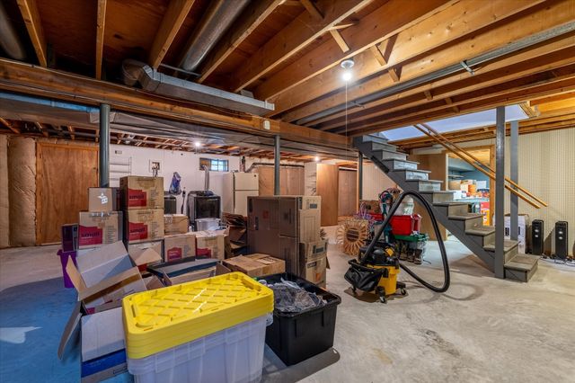 16 Old Farm Road, Palmer, MA 01069