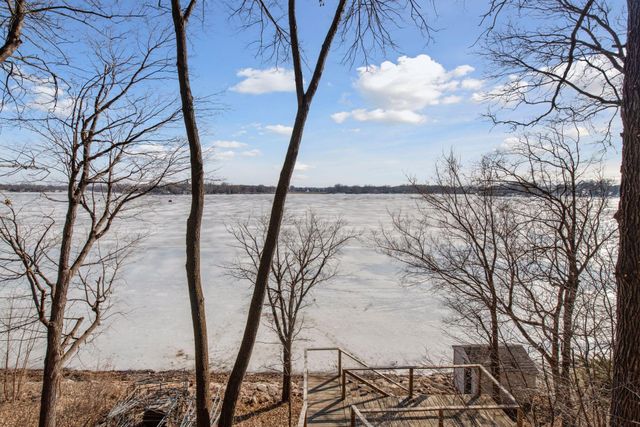4877 Island View Drive, Mound, MN 55364