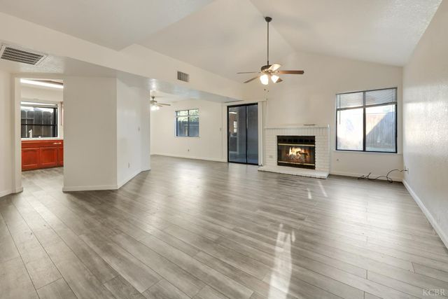 503 E Alluvial Avenue, Fresno, CA 93720