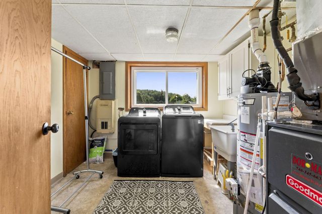 8624 Stewart Road NE, Newark, OH 43055