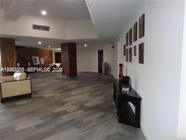 2901 NW 47th Terrace 248B, Lauderdale Lakes, FL 33313