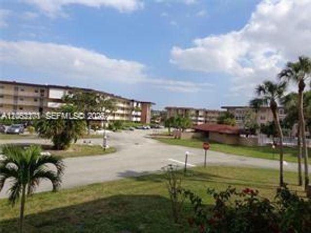 2901 NW 47th Terrace 248B, Lauderdale Lakes, FL 33313
