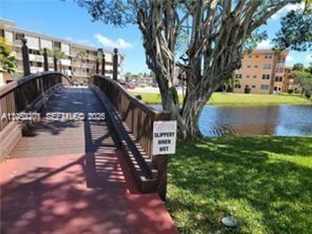 2901 NW 47th Terrace 248B, Lauderdale Lakes, FL 33313