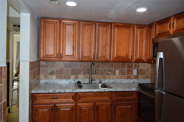 2901 NW 47th Terrace 248B, Lauderdale Lakes, FL 33313
