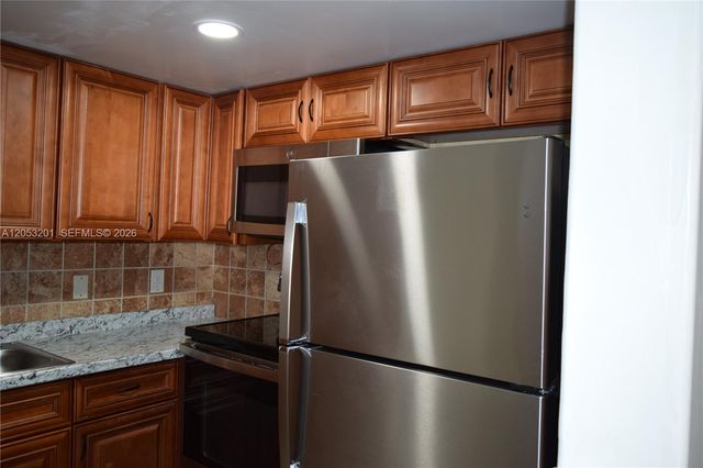 2901 NW 47th Terrace 248B, Lauderdale Lakes, FL 33313