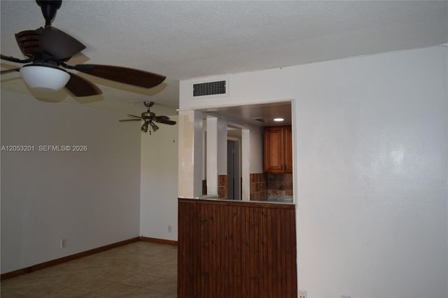 2901 NW 47th Terrace 248B, Lauderdale Lakes, FL 33313