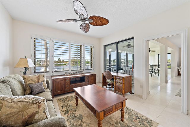 926 Oak Harbour Drive, Juno Beach, FL 33408