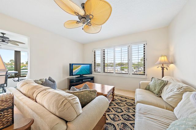 926 Oak Harbour Drive, Juno Beach, FL 33408