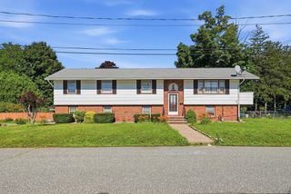 619 East St, Ludlow, MA 01056