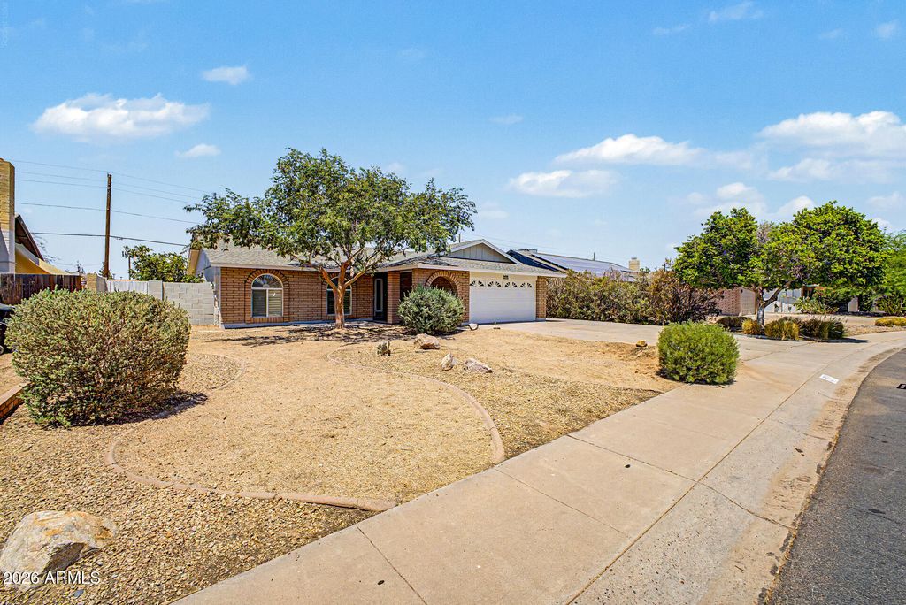 3410 W JUNIPER Avenue, Phoenix, AZ 85053 — photo 2