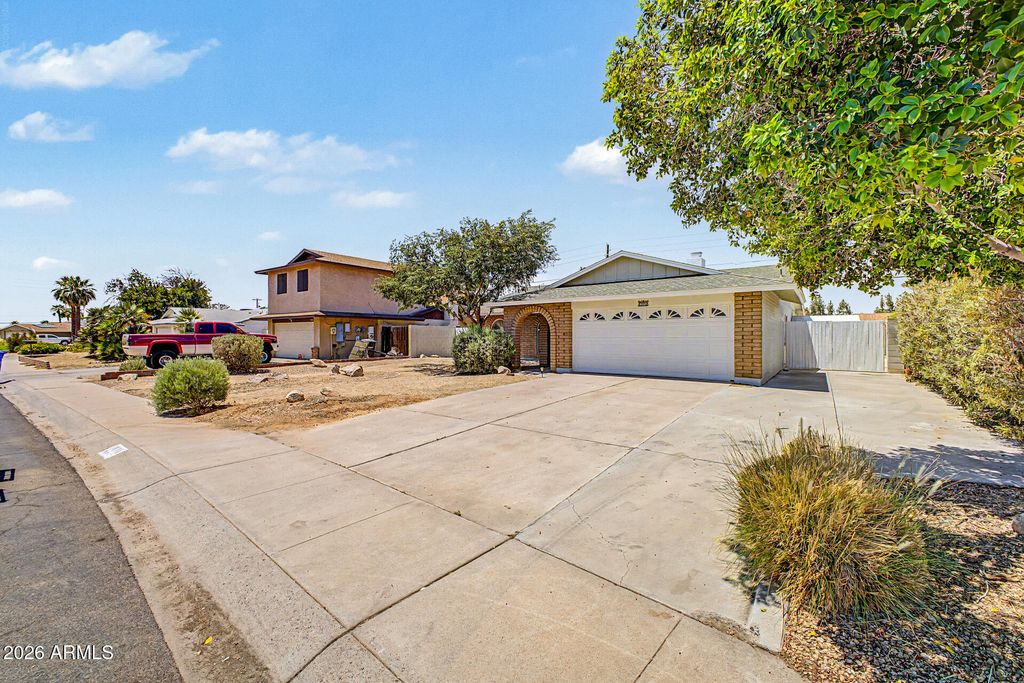 3410 W JUNIPER Avenue, Phoenix, AZ 85053 — photo 4